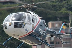 Helicopteros disparan gases lacrimógenos contra opositores