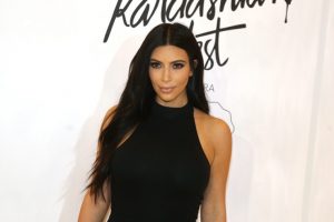 Kim Kardashian lleva al extremo las transparencias