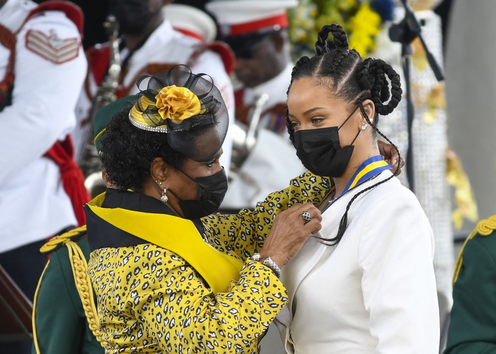 Rihanna es nombrada héroe nacional de Barbados