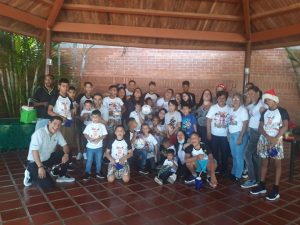 Diego Ricol - Banplus ¡Día navideño para compartir con niños en La Guaira! - FOTO
