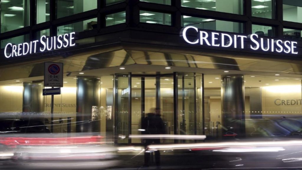 El banco Credit Suisse se hunde en la bolsa y no consigue calmar a los mercados