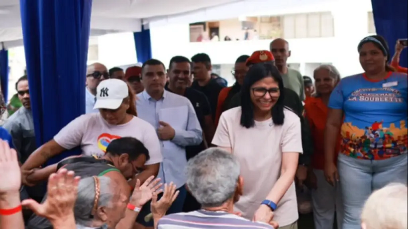 Delcy Rodríguez celebra 'participación histórica' en la Primera Consulta Popular Nacional 2026